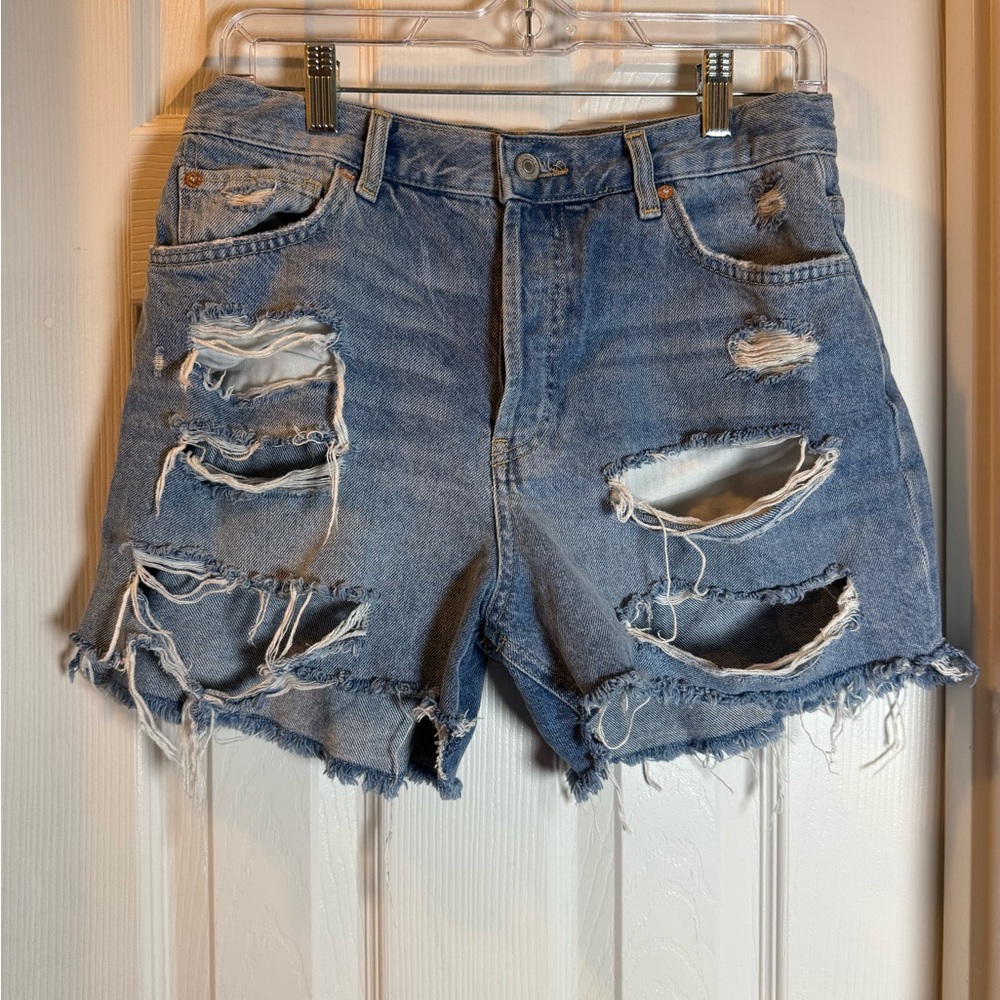 Costal Cowgirl Free People “We The Free”Mid-Rise Distress Denim festival shorts